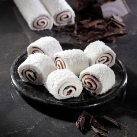 Mit Schokolade gefüllte türkische Köstlichkeit mit Kokosnussüberzug
