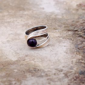 Сребрни прстен са аметистом и цирконом ручно рађеног дизајна 2214
