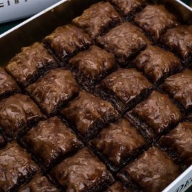 Baklava csokoládé pisztáciával (L doboz)