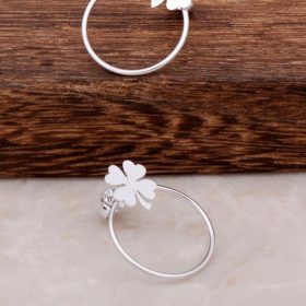 Clover Design Silver Ring Earrings 4571