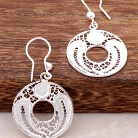 Filigree Embroidered Silver Earrings 931