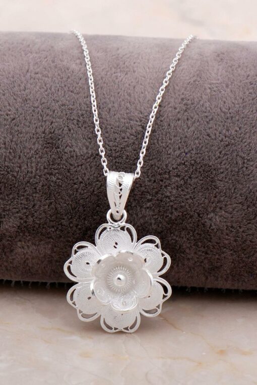 Filigree Engraved Flower Silver Necklace 6874