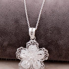 Filigree Engraved Silver Flower Necklace 6868