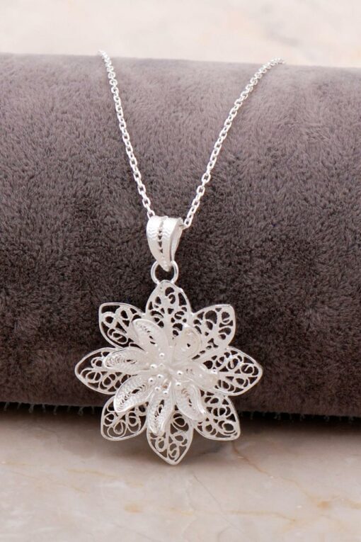 Filigree Engraved Silver Flower Necklace 6875
