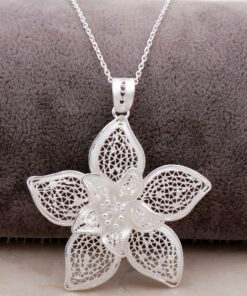 Filigree Engraved Silver Flower Necklace 6878