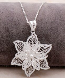 Filigree Engraved Silver Flower Necklace 6880