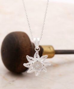 Filigree Engraved Silver Flower Necklace 6883