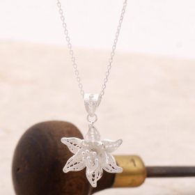 Filigree Engraved Silver Flower Necklace 6889