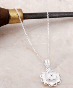Filigree Engraved Silver Flower Necklace 6892