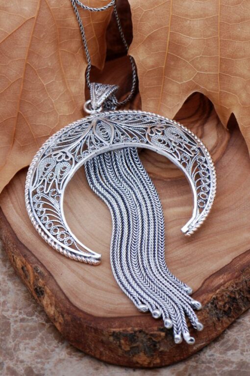 Filigree Moon Design Silver Necklace 6786