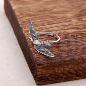 Ręcznie robiony srebrny pierścionek ze wzorem gołębi 2632