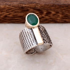 Gyökér smaragd kőkalapács kovácsolt kézzel készített ezüst gyűrű 2705