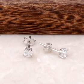 Solitaire Silver Earring 715