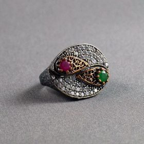 Dviejų dalių sidabrinis žiedas su šaknies smaragdu ir šakniniu rubino akmeniu 113